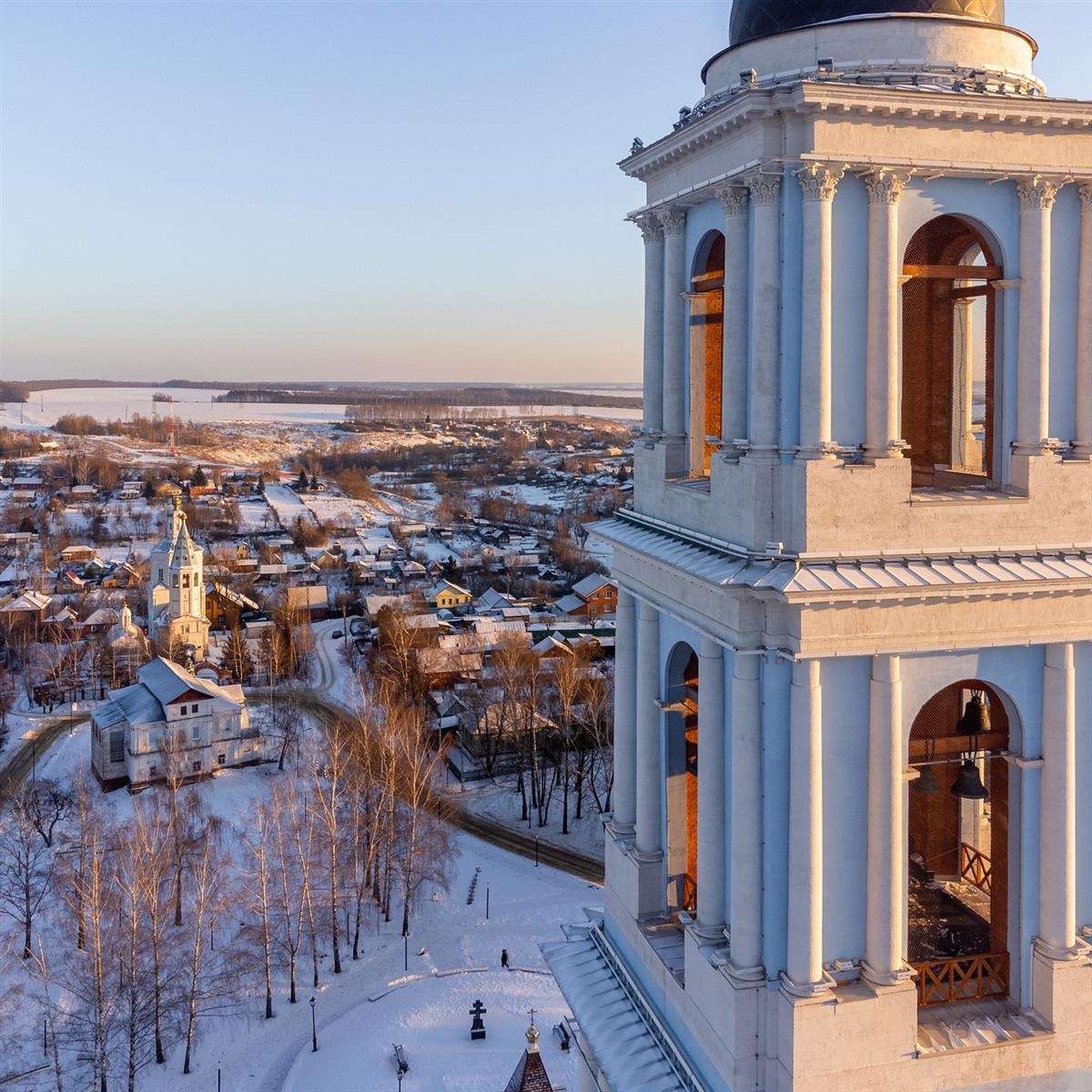 Никольская колокольня зимой